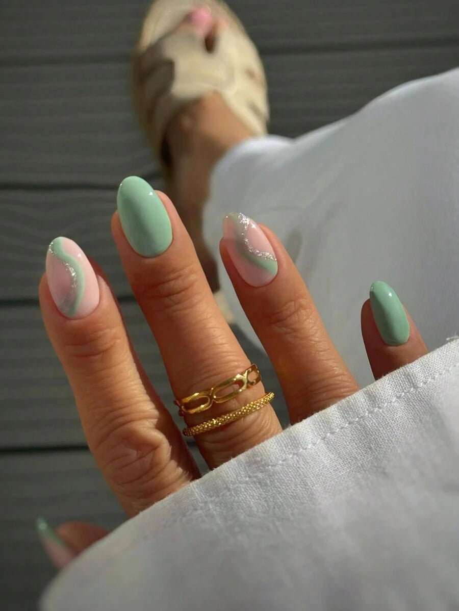Short Oval Striped Press-On Nails — 24 Pieces — image 1