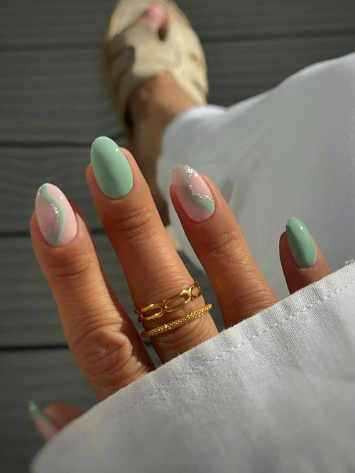 Short Oval Striped Press-On Nails — 24 Pieces — image 1